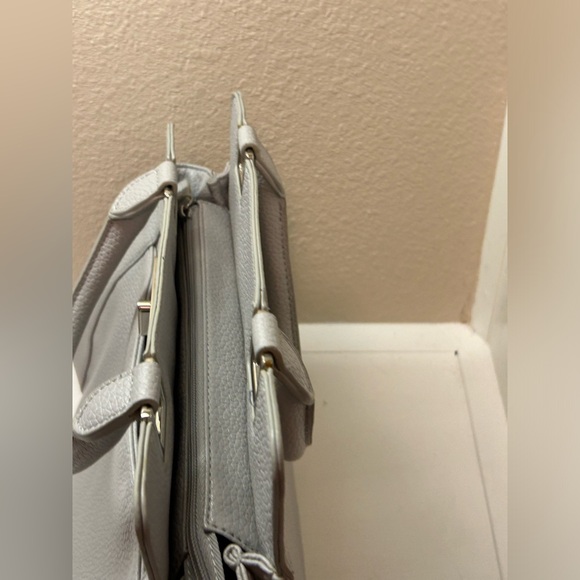 Nine West Purse with Detachable adjustable Shoulder Strap - Picture 12 of 13